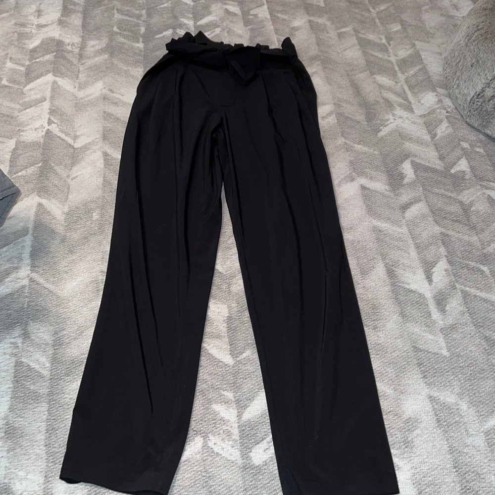 Athleta skyline pant color: black size: 4 tall GREAT CONDITION